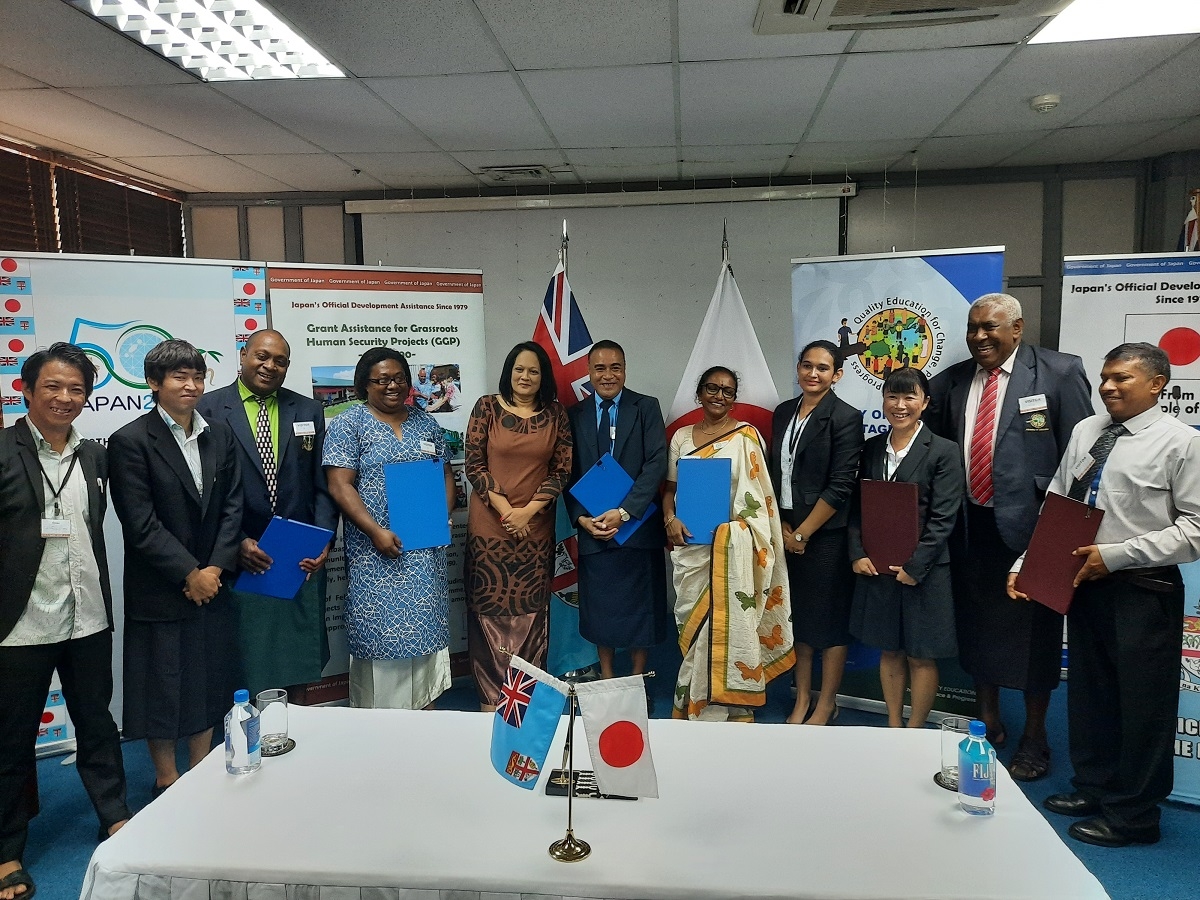 Grant Contract Signing Ceremony for three Projects under the Grant